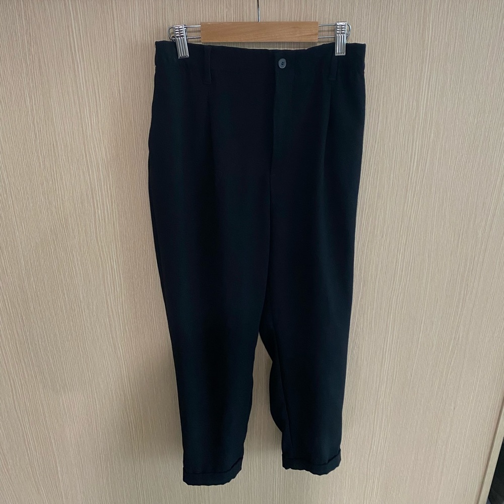 Black Zara tapered trousers